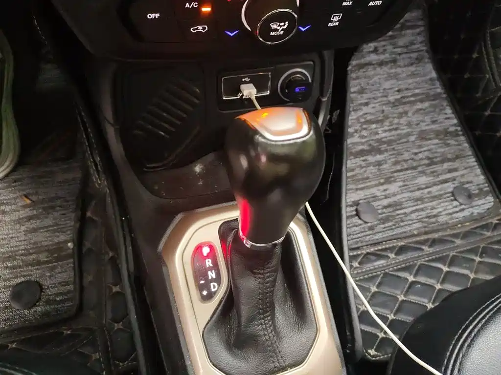 Jeep Renegade — миниатюра 17