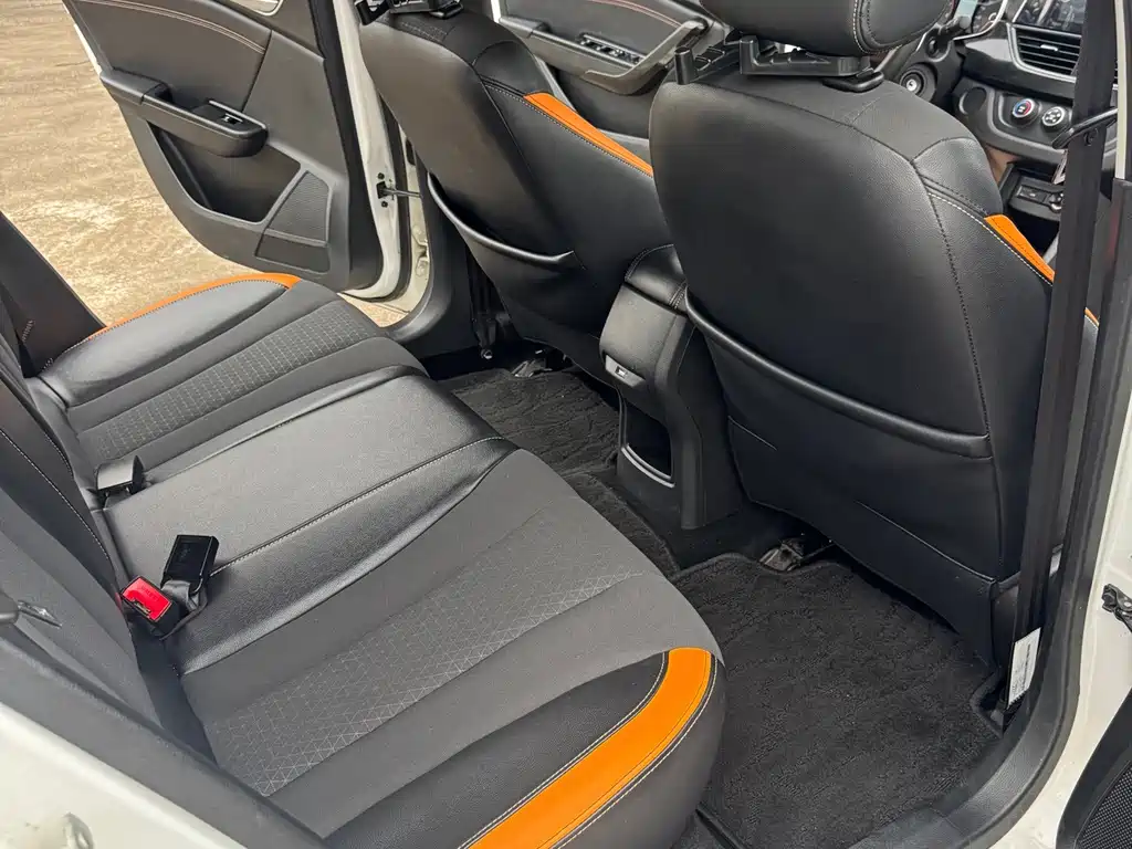 Baojun 310 — миниатюра 10