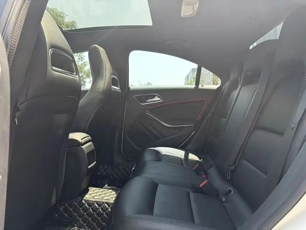Mercedes-Benz CLA 2015 CLA 200