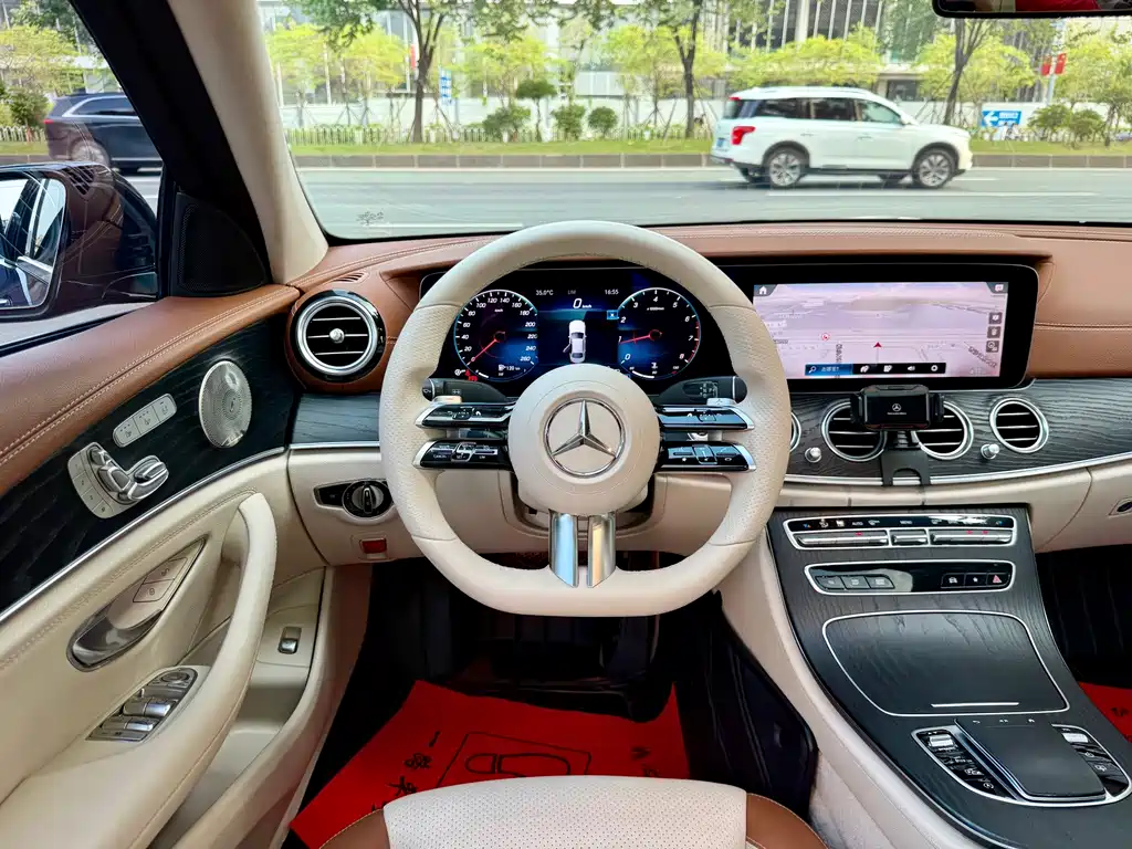 Mercedes-Benz E-Class — миниатюра 10