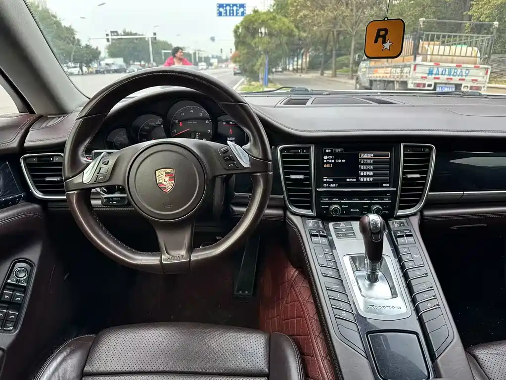 Porsche Panamera — миниатюра 11