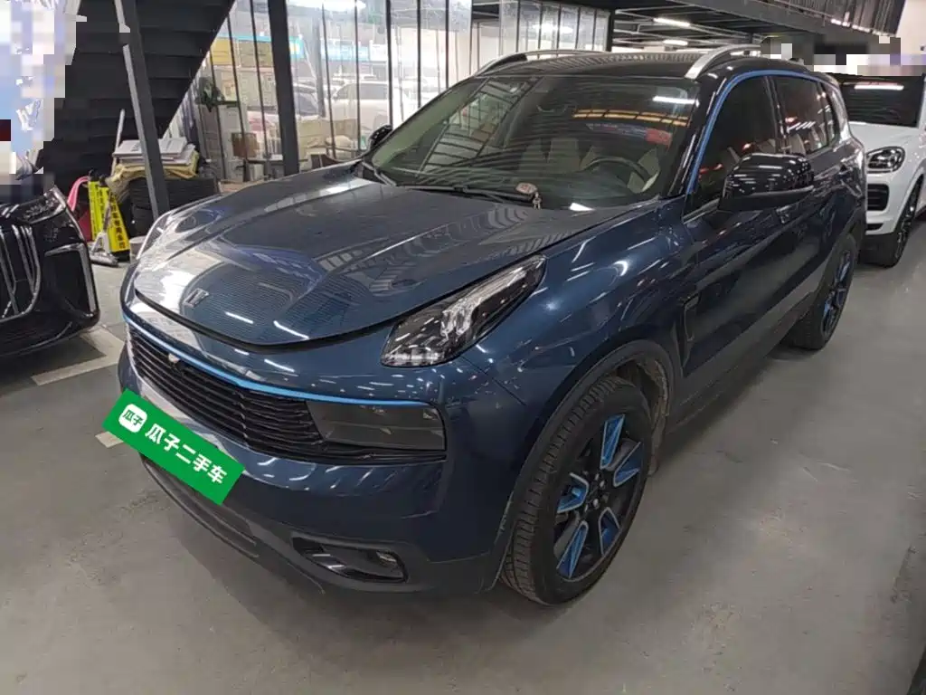 Lynk & Co 01