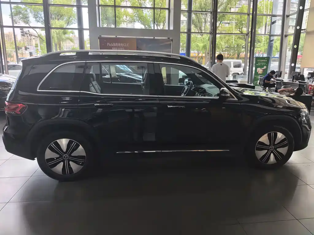 Mercedes-Benz EQB — миниатюра 10