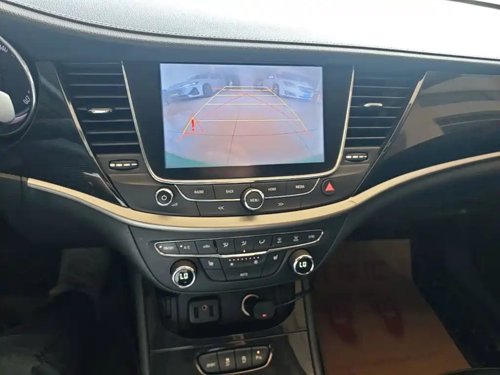 Buick Verano — миниатюра 13