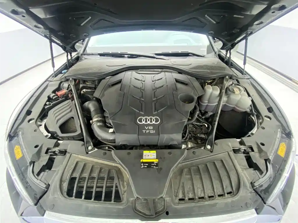 AUDI A8
