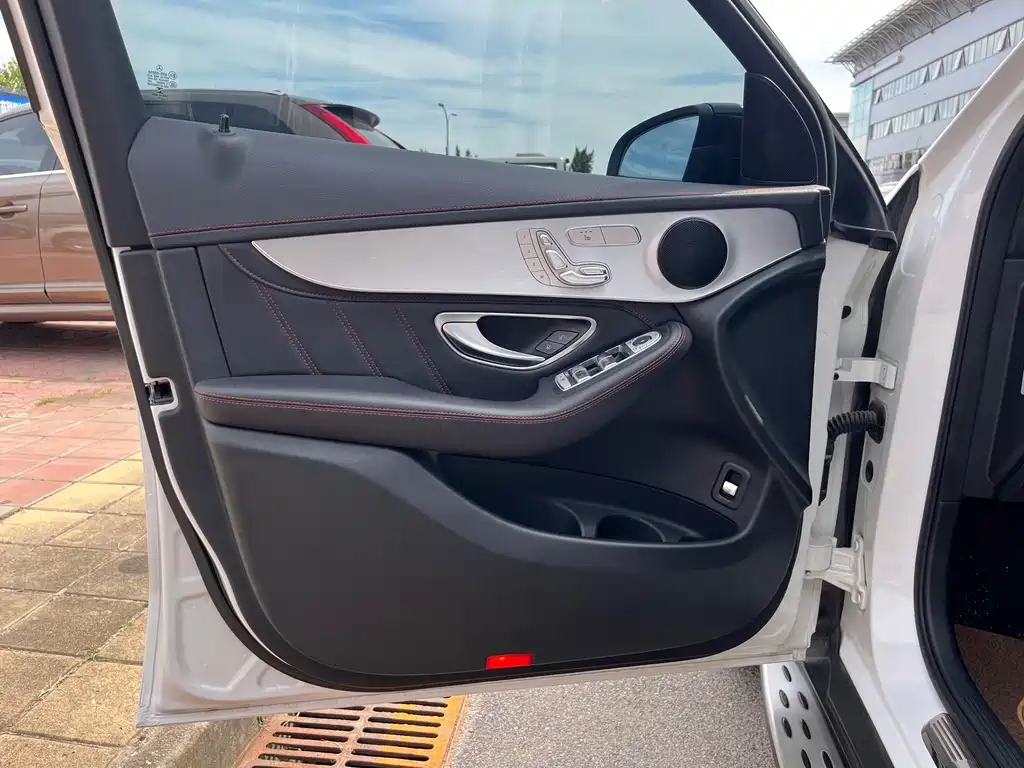 Mercedes-Benz GLC AMG — миниатюра 8