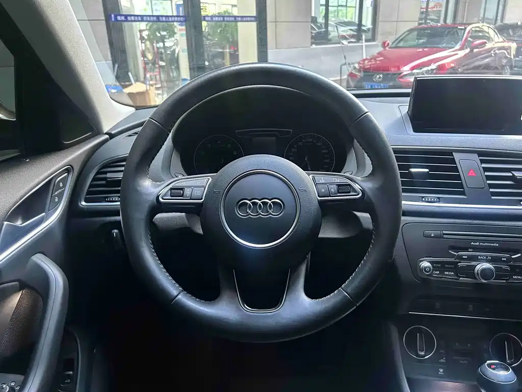 Audi Q3 — миниатюра 6