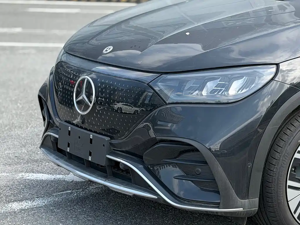 Mercedes-Benz EQE SUV — миниатюра 4