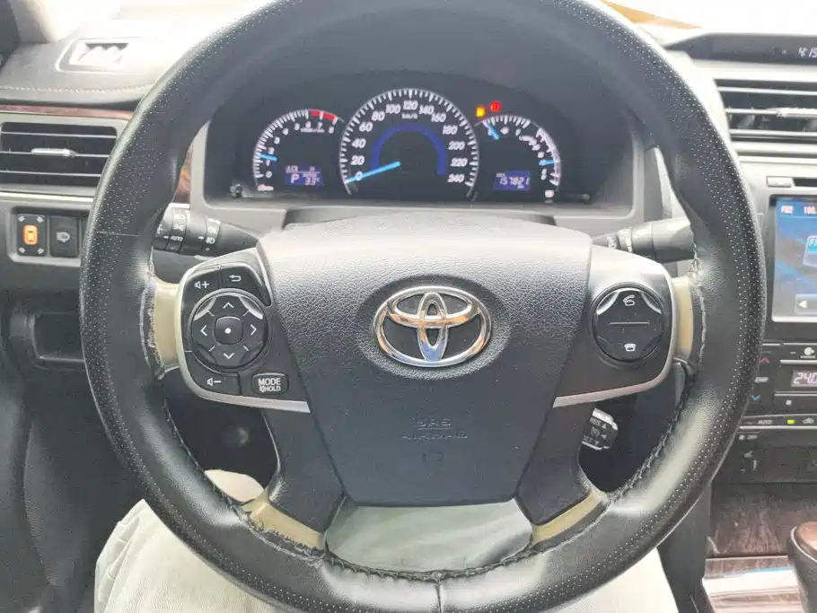 Toyota Camry — миниатюра 15
