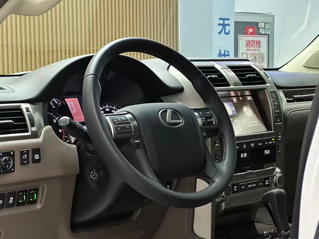 Lexus GX — миниатюра 9