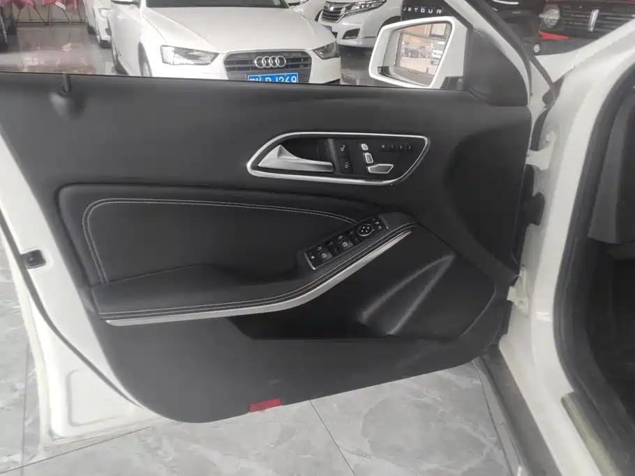 Mercedes-Benz GLA — миниатюра 7
