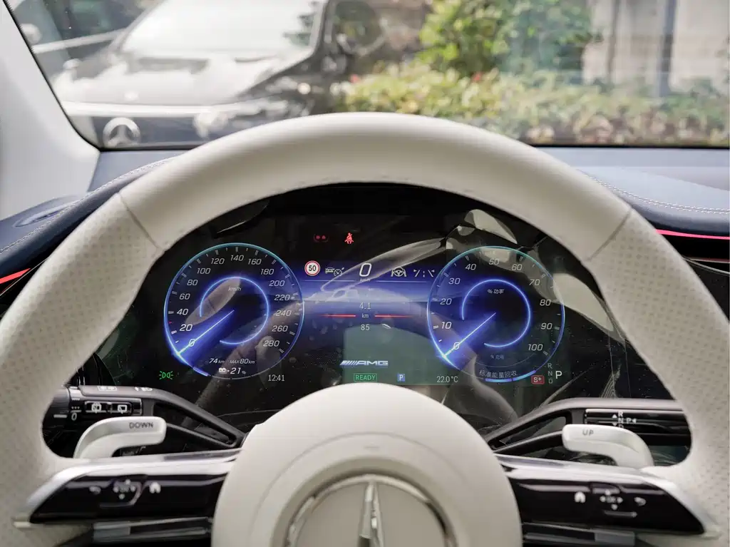 Mercedes-Benz 奔驰EQE SUV AMG — миниатюра 9