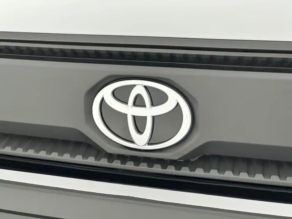 Toyota RAV4 — миниатюра 26
