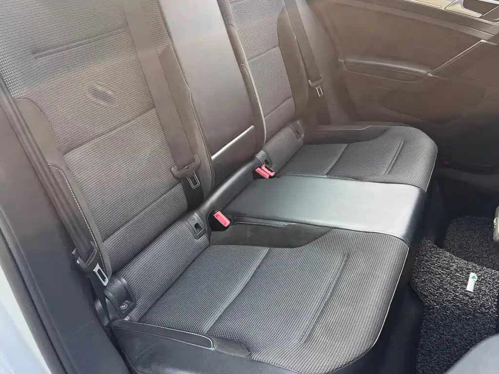 Volkswagen Golf — миниатюра 23