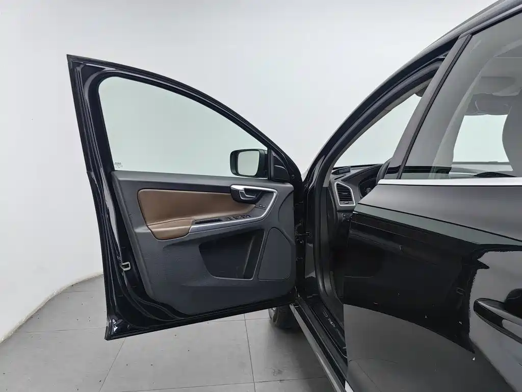 Volvo XC60 — миниатюра 8
