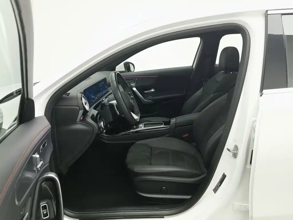 Mercedes-Benz A-Class — миниатюра 10