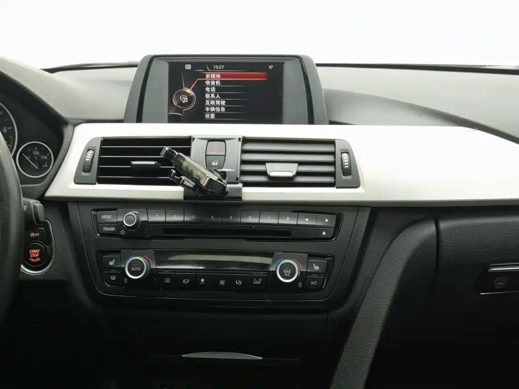 BMW 3 Series — миниатюра 12