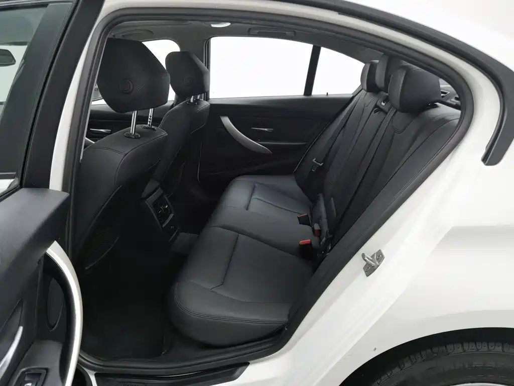 BMW 3 Series — миниатюра 15