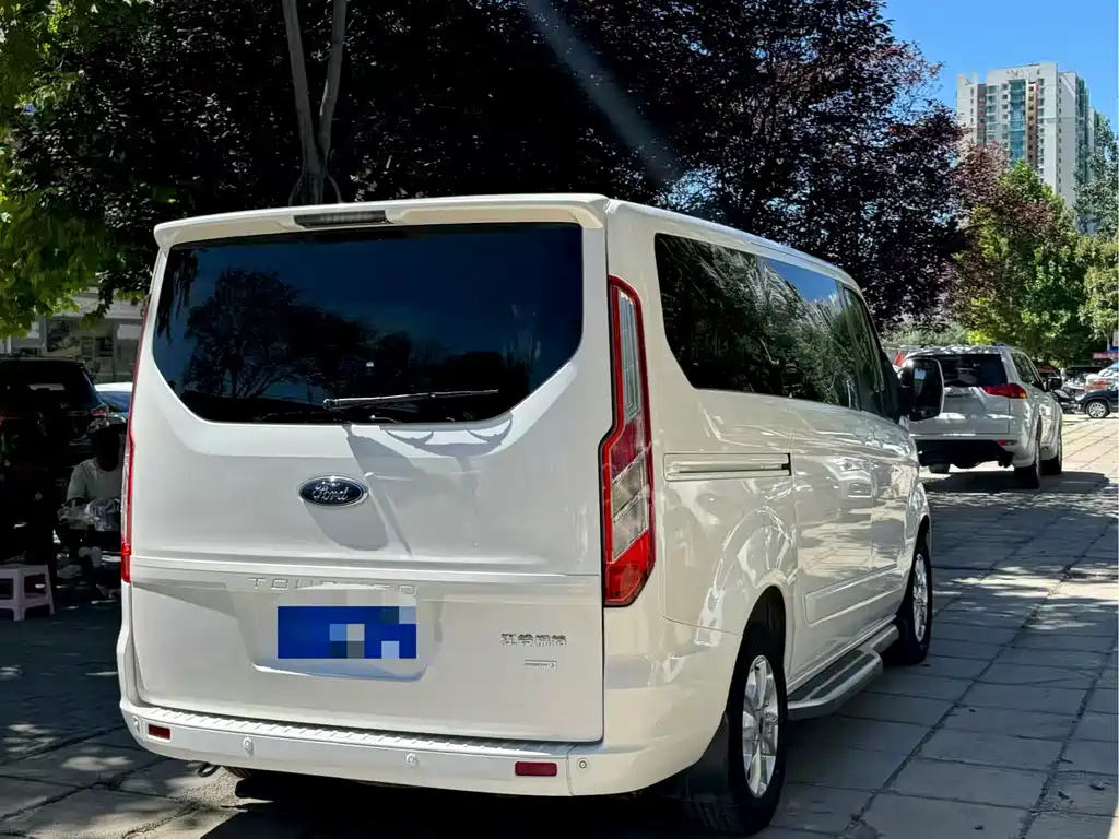 Ford Tourneo — миниатюра 13