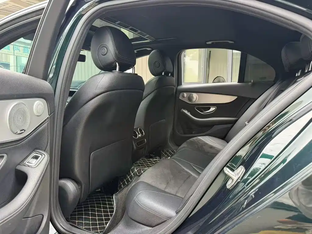 Mercedes-Benz C-Class — миниатюра 5