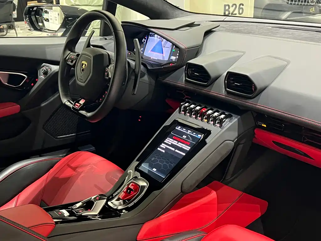 LAMBORGHINI HURACÁN