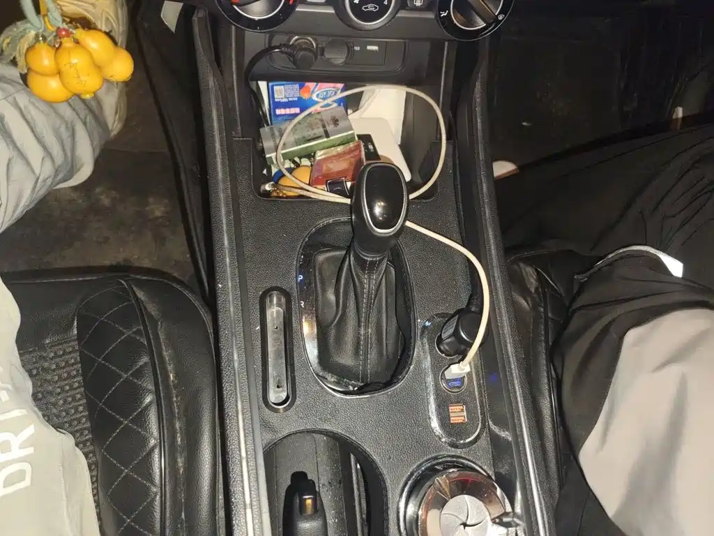 Hyundai Elantra — миниатюра 10