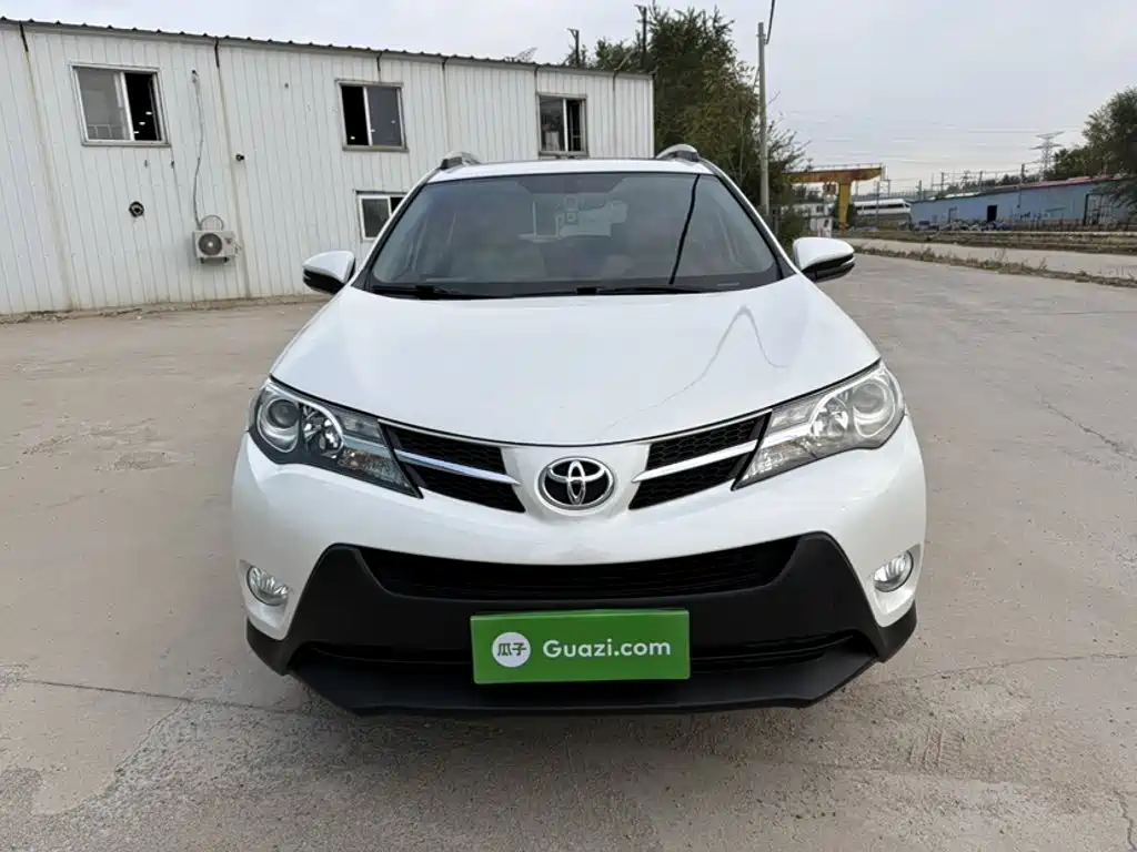 Toyota RAV4 — миниатюра 4