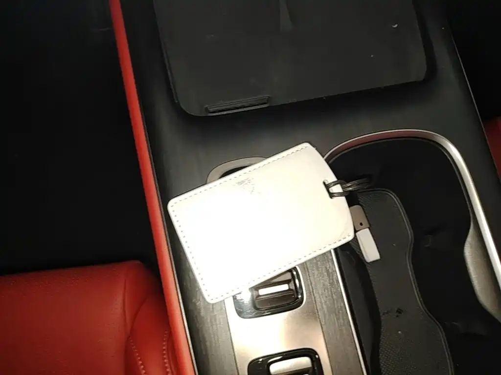 Xiaomi SU7 — миниатюра 9
