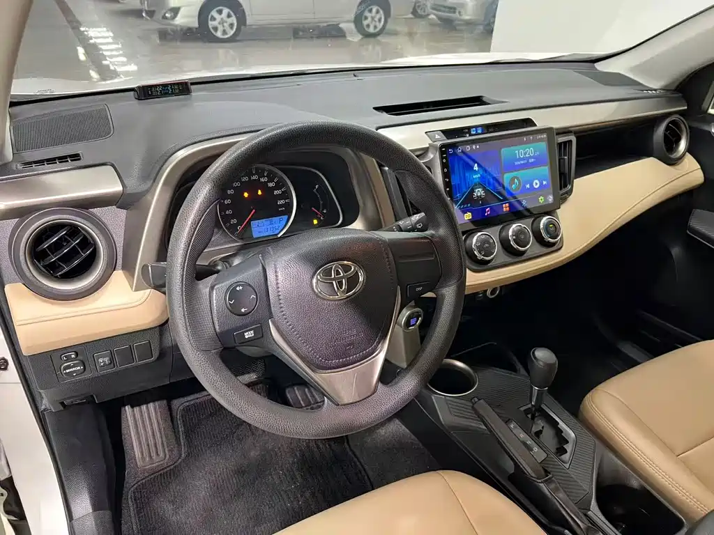Toyota RAV4 — миниатюра 4