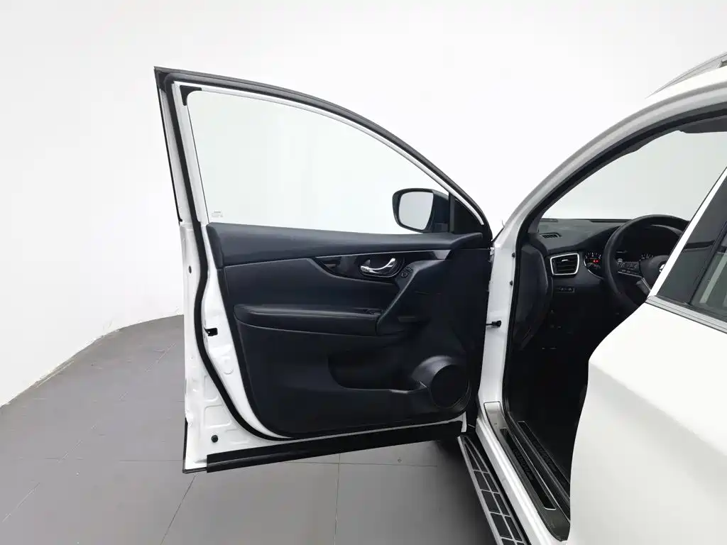 Nissan Qashqai — миниатюра 8