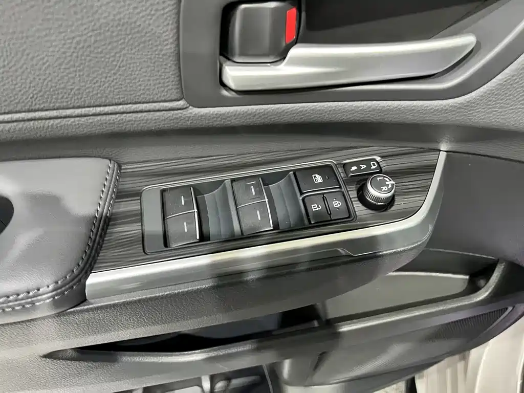 Toyota Sienna — миниатюра 11