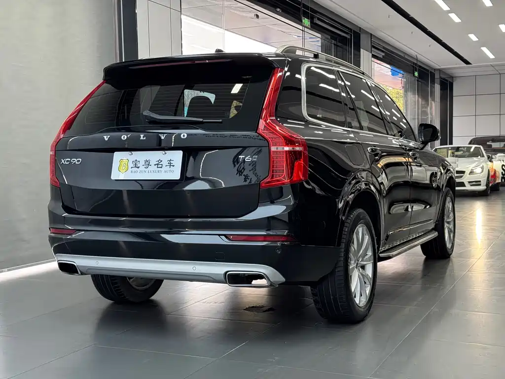 Volvo XC90 2018 T6 7 мест