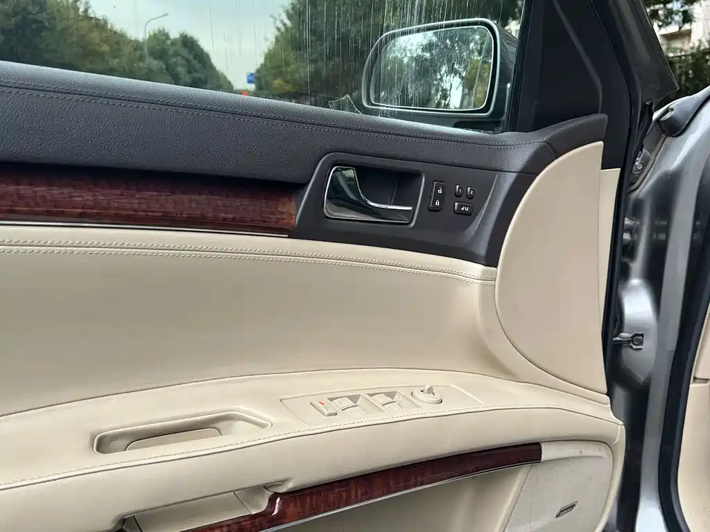 Cadillac SLS — миниатюра 4
