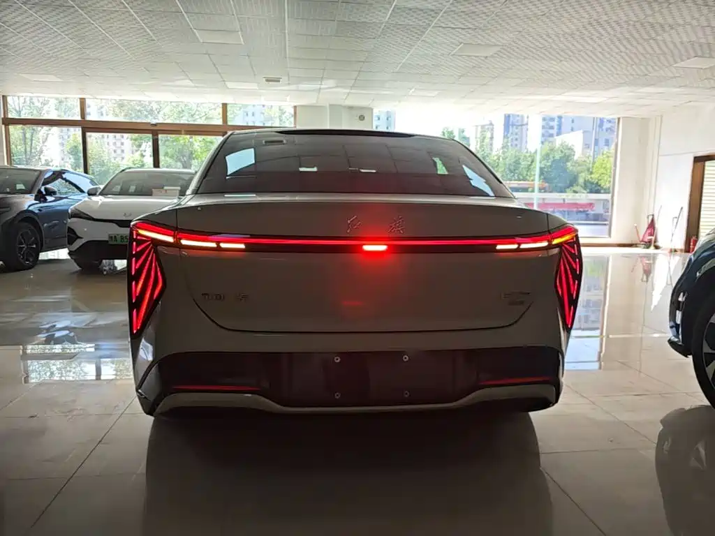Hongqi Hongqi EH7 — миниатюра 6