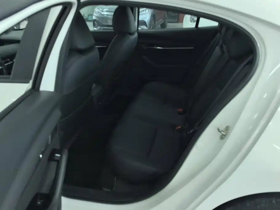 Mazda 3 Axela — миниатюра 11