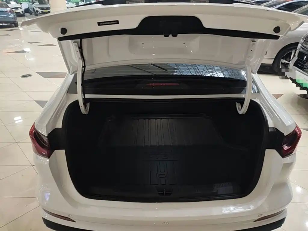 Roewe i5 — миниатюра 19