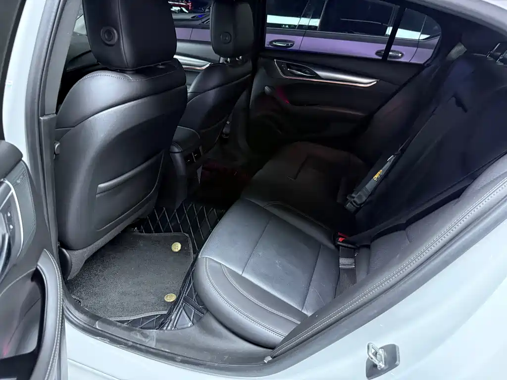 Cadillac CT5 — миниатюра 9