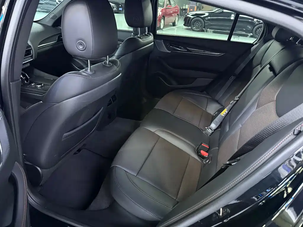 Cadillac CT5 — миниатюра 10