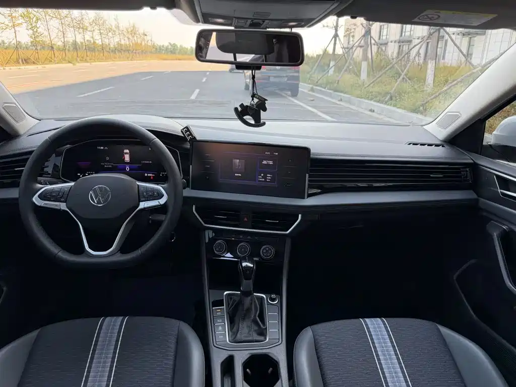 Volkswagen Sagitar — миниатюра 8