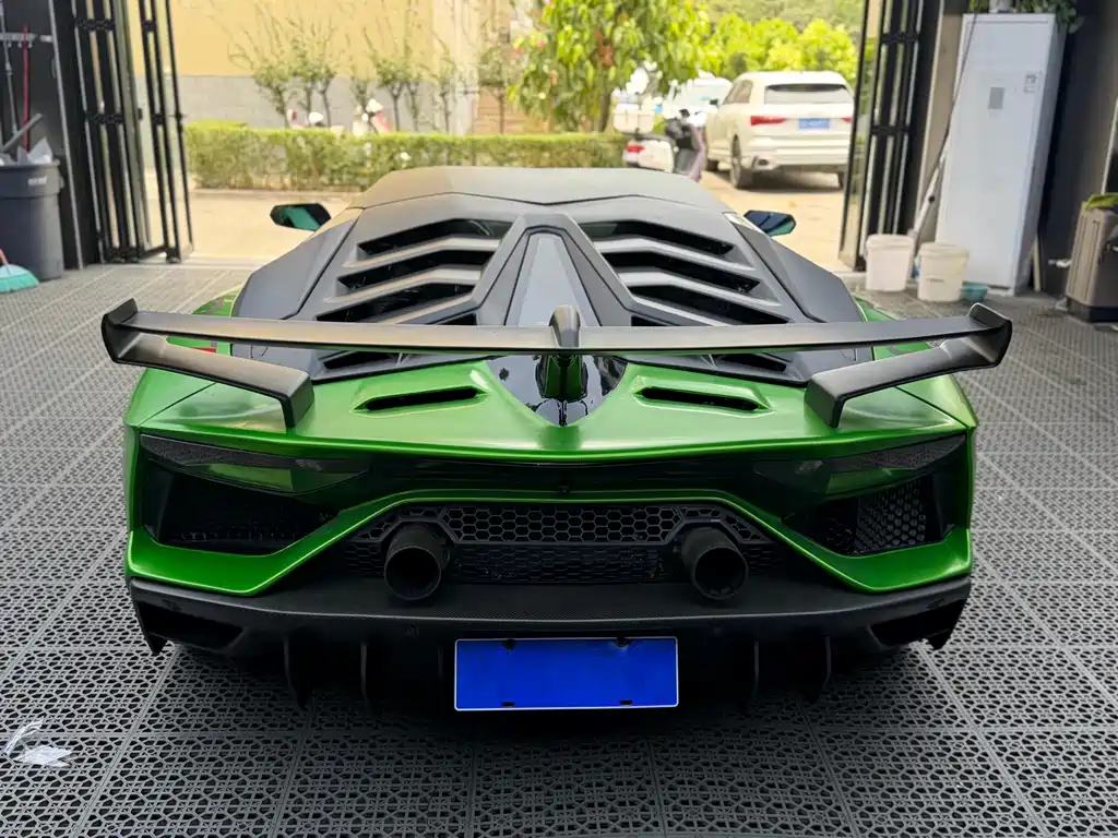 Lamborghini Aventador — миниатюра 12