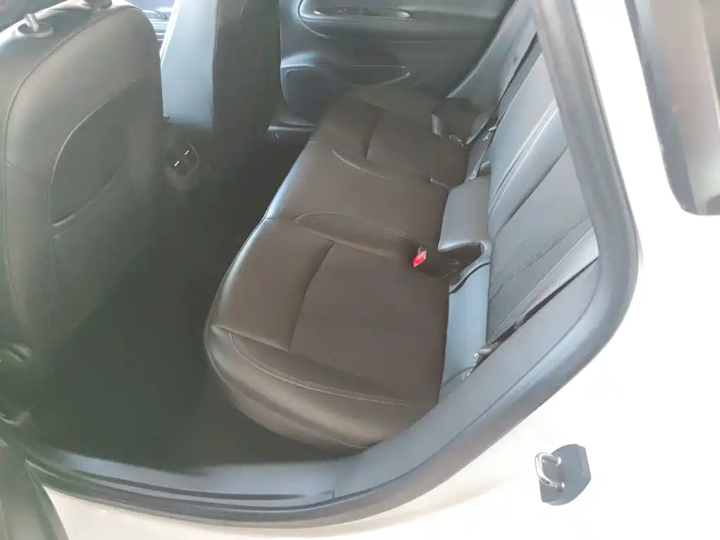 Buick Verano — миниатюра 17