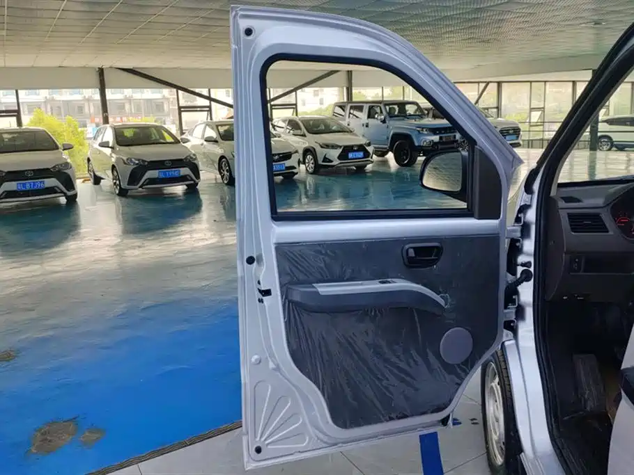 Wuling RongguangS S 2023 1.5L 5/7 мест