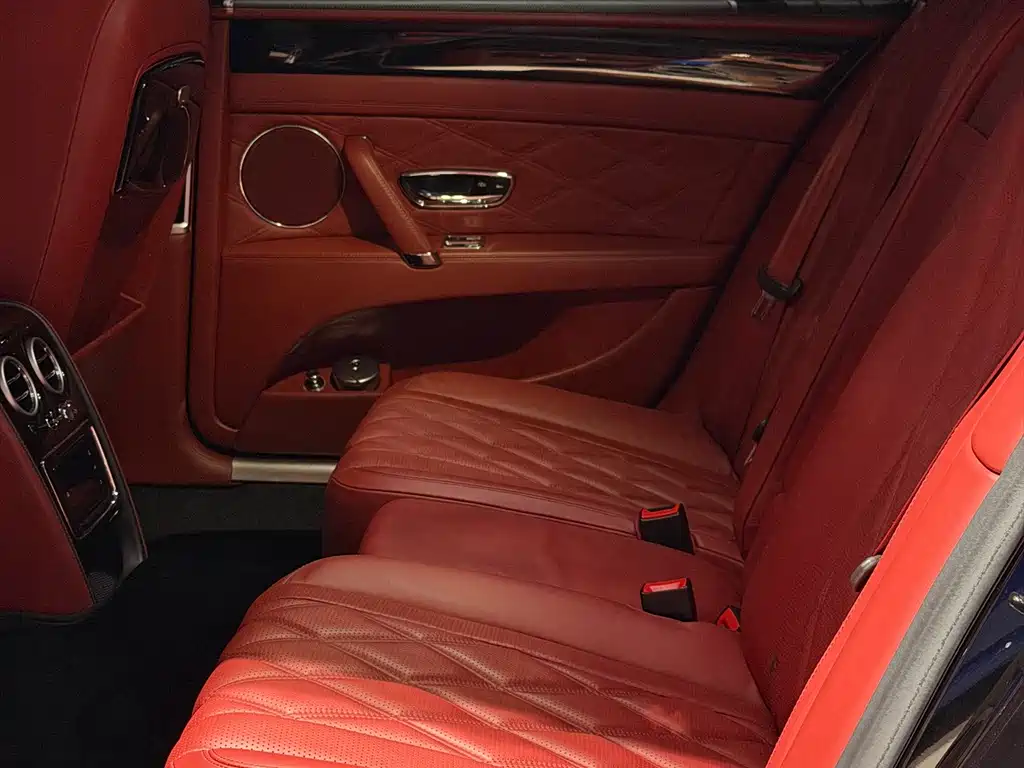 Bentley Flying Spur — миниатюра 8