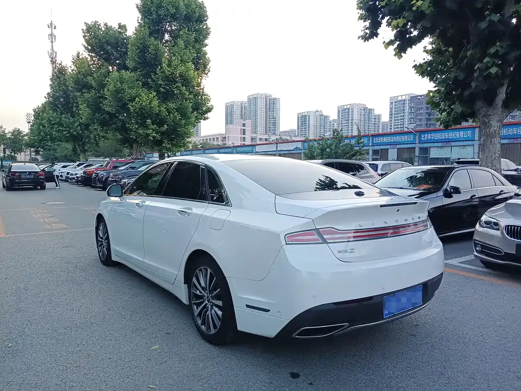 Lincoln MKZ — миниатюра 7