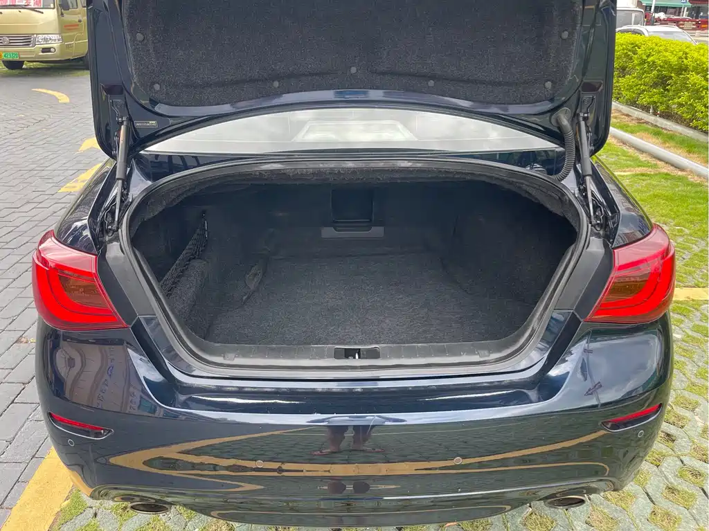 Infiniti Q70 — миниатюра 19