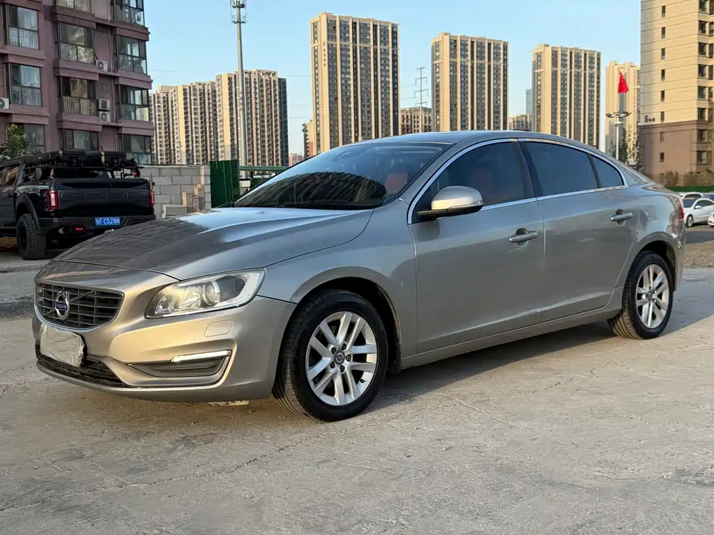 Volvo S60 — миниатюра 2