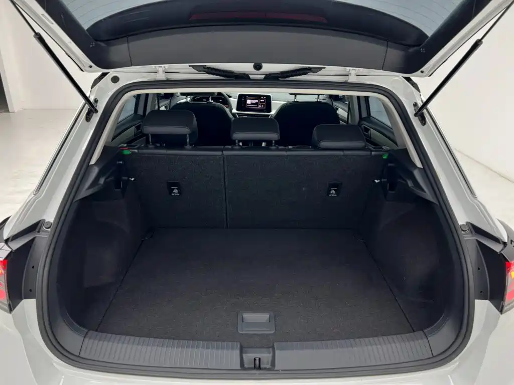 Volkswagen T-Roc — миниатюра 18