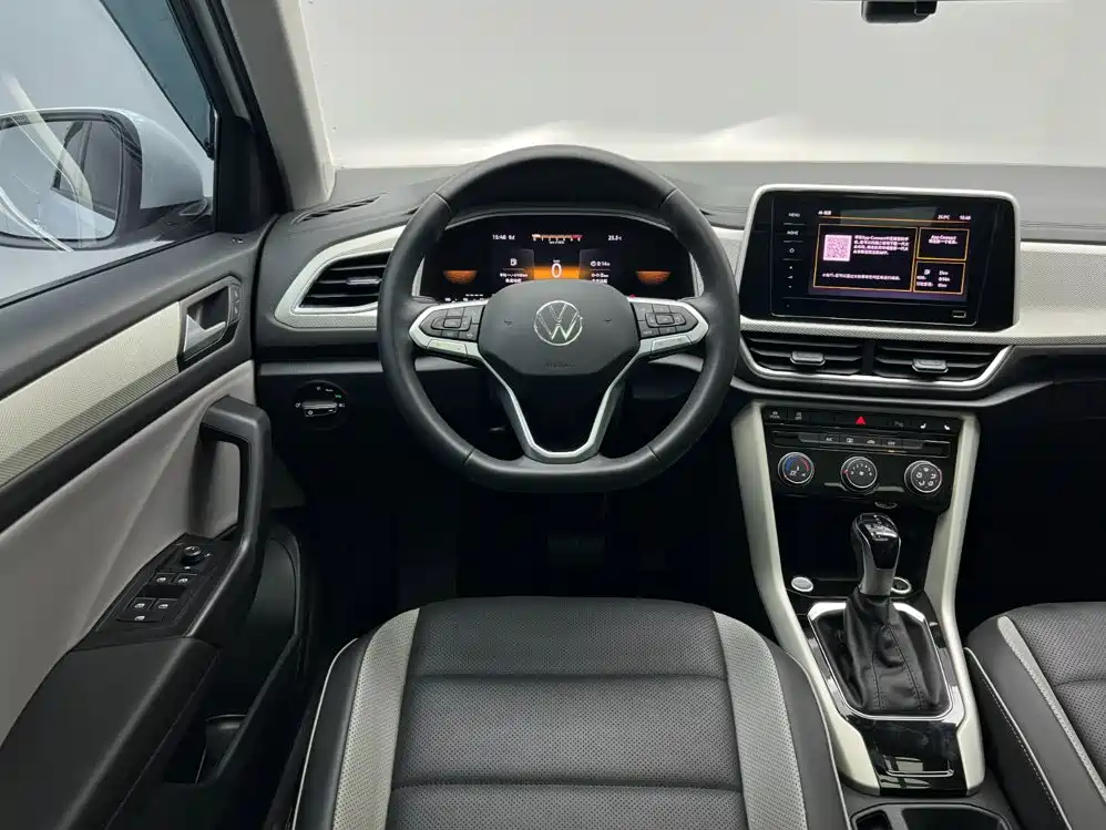 Volkswagen T-Roc — миниатюра 21