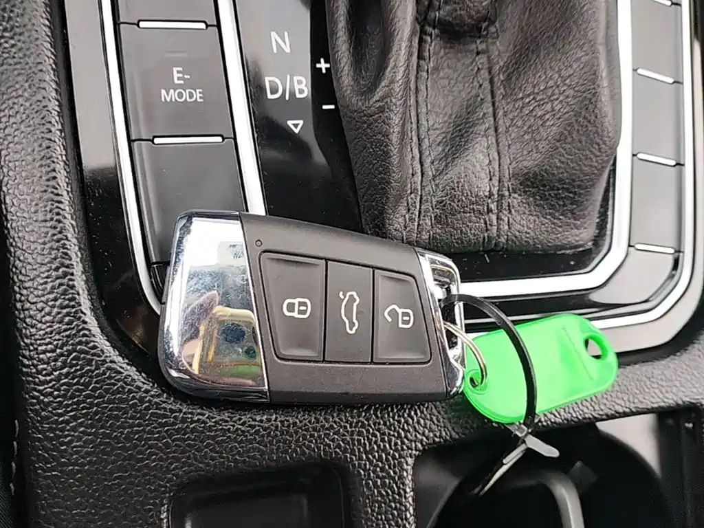 Volkswagen Magotan PHEV — миниатюра 9