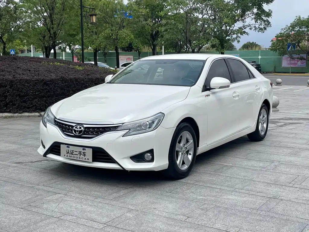 Toyota Reiz 2015